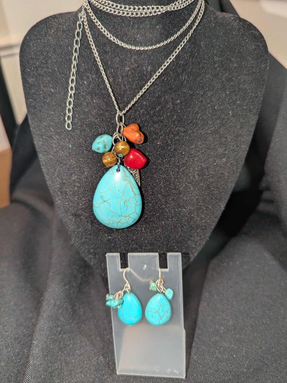Dyed Howlite Teardrop Pendant Necklace and Earring Set - Blue